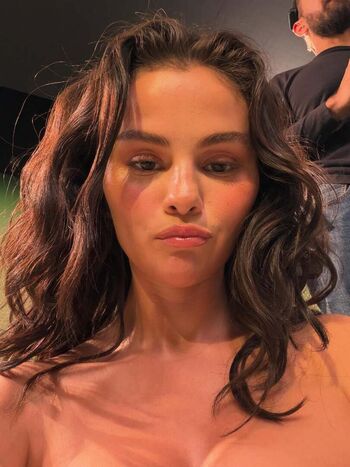 🔥 Selena gomez  page leaked private photo uncensored full