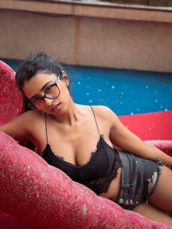 🔥 Suhana khan leaked private photo uncensored full