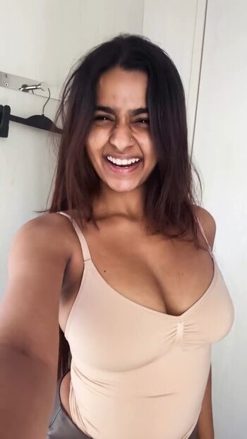 🔥 Suhana khan leaked private photo uncensored full