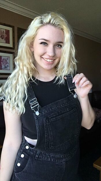 🔥 Tinysadrose leaked private photo uncensored full