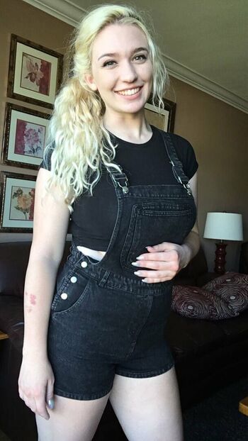 🔥 Tinysadrose leaked private photo uncensored full