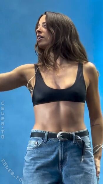 🔥 Vanessa mai  page leaked private photo uncensored full