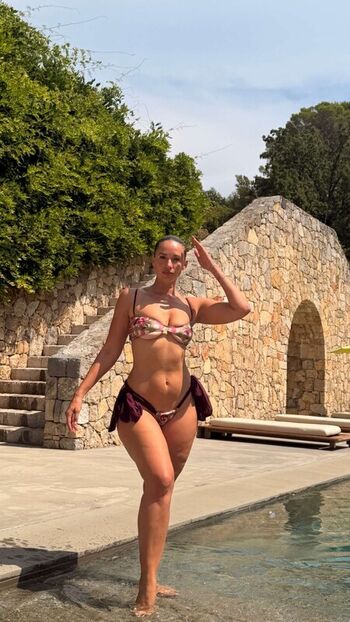 🔥 Yesjulz  page leaked private photo uncensored full