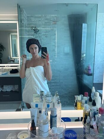 🔥 Yesjulz leaked private photo uncensored full