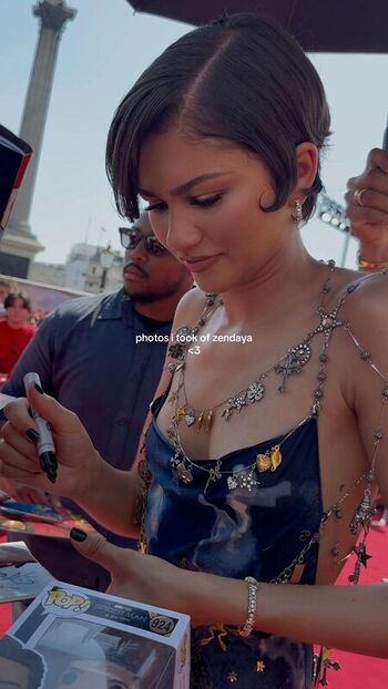 🔥 Zendaya leaked private photo uncensored full