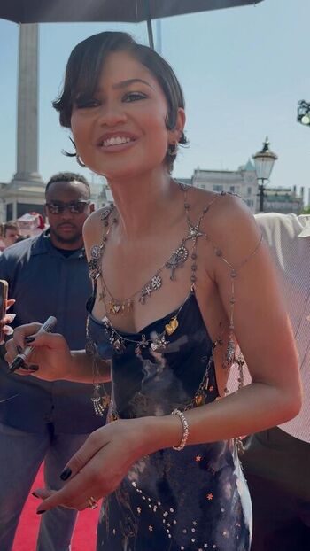 🔥 Zendaya leaked private photo uncensored full